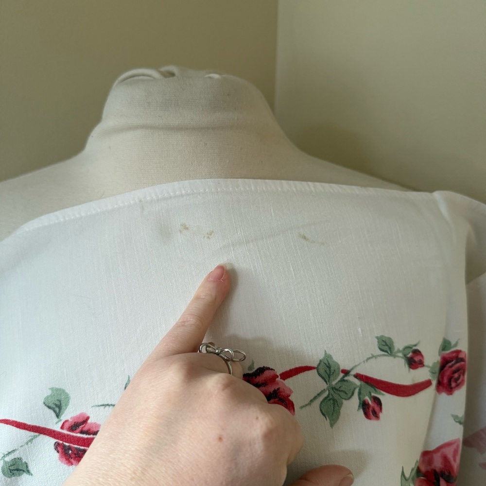 1960s Rose & Coquette Bow Cotton Tablecloth - Picture 9 of 11